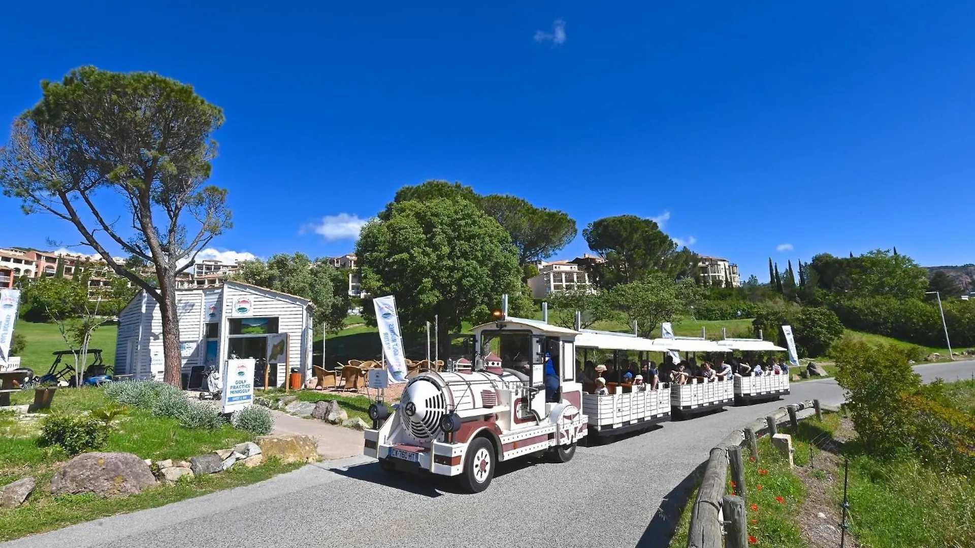 Apartment Village Cap Esterel - Le Village-65 By Interhome Saint-Raphael